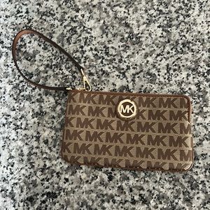 Michael Korea wristlet. Used but in great condition